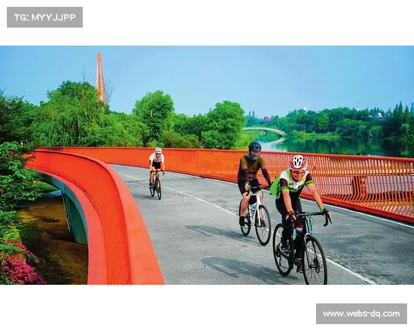 成都绿道雨天骑行事故致12人擦伤 组委会加强防滑措施与警示系统